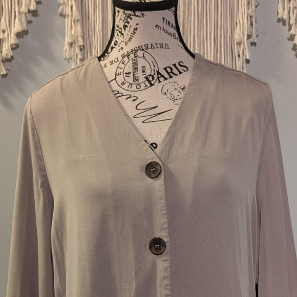Women's Oak + Fort Beige Button Blouse Size Small - Picture 2 of 8